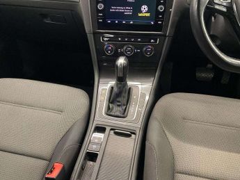Volkswagen Golf 99kW e-Golf 35kWh 5dr Auto