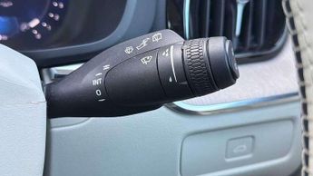 Volvo XC60 2.0 B5P Core 5dr AWD Geartronic
