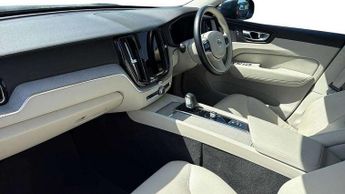 Volvo XC60 2.0 B5P Core 5dr AWD Geartronic