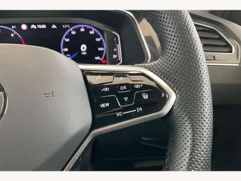 Volkswagen Tiguan 2.0 TDI R-Line 5dr DSG