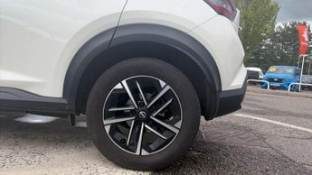 Nissan Juke 1.0 DiG-T N-Connecta 5dr DCT