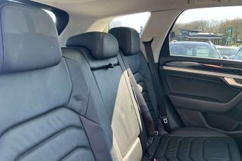 Volkswagen Touareg 3.0 V6 TDI 4Motion 231 SEL 5dr Tip Auto