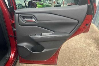 Nissan Qashqai 1.3 DiG-T MH 158 N-Connecta 5dr Xtronic