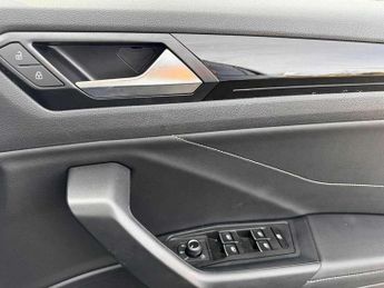 Volkswagen T-Roc 1.5 TSI R-Line 5dr DSG