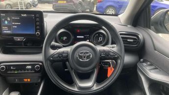 Toyota Yaris 1.5 Hybrid Design 5dr CVT
