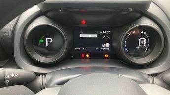 Toyota Yaris 1.5 Hybrid Design 5dr CVT