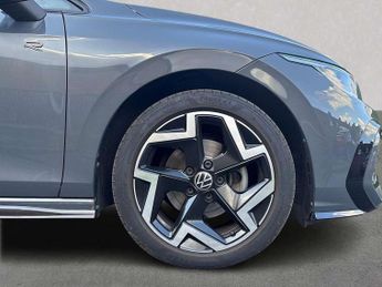 Volkswagen Golf 1.5 eTSI 150 R-Line 5dr DSG