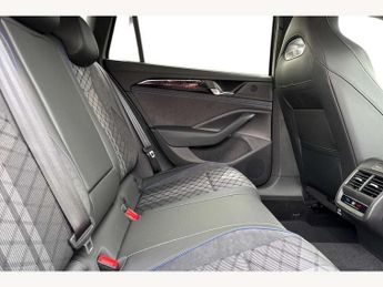 Volkswagen Passat 1.5 eTSI R-Line 5dr DSG