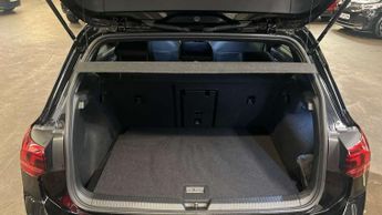 Volkswagen Golf 1.5 eTSI 150 R-Line 5dr DSG