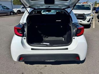 Toyota Yaris 1.5 Hybrid Design 5dr CVT