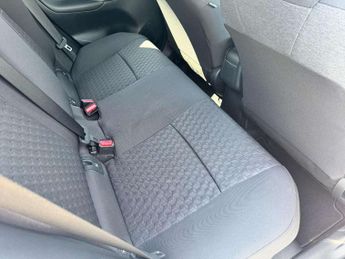 Toyota Yaris 1.5 Hybrid Design 5dr CVT