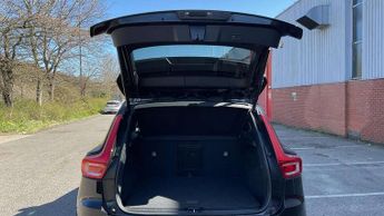 Volvo XC40 2.0 B4P R DESIGN Pro 5dr Auto
