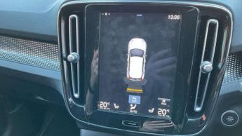 Volvo XC40 2.0 B4P R DESIGN Pro 5dr Auto