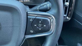 Volvo XC40 2.0 B4P R DESIGN Pro 5dr Auto