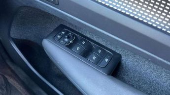 Volvo XC40 2.0 B4P R DESIGN Pro 5dr Auto