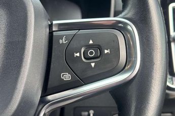 Volvo XC40 2.0 D3 Momentum 5dr AWD Geartronic