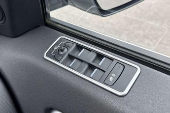 Land Rover Discovery Sport 2.0 TD4 180 HSE Dynamic Lux 5dr Auto