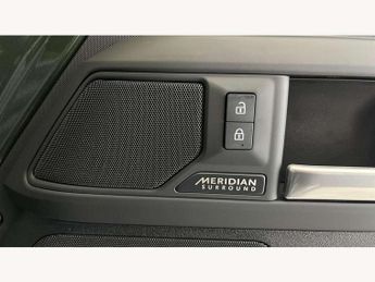Land Rover Defender 2.0 P300e X-Dynamic HSE 110 5dr Auto