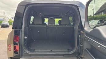 Land Rover Defender 3.0 D250 X-Dynamic HSE 110 5dr Auto