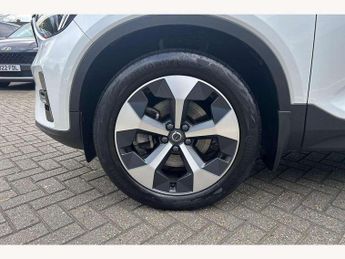 Volvo XC40 2.0 B4P Plus Dark 5dr AWD Auto