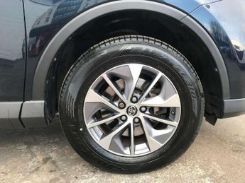 Toyota RAV4 2.5 VVT-i Hybrid Icon Tech TSS 5dr CVT 2WD