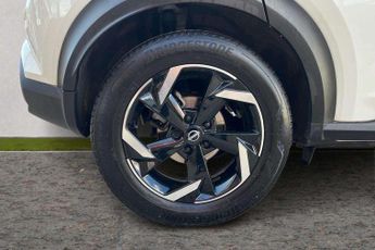 Nissan Juke 1.6 Hybrid N-Connecta 5dr Auto