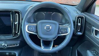 Volvo XC40 1.5 T3 [163] R DESIGN 5dr Geartronic