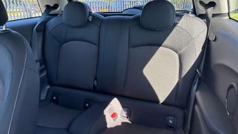 MINI Hatchback 1.5 Cooper Classic 3dr Auto