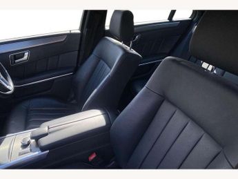 Mercedes-Benz E-Class E220 BlueTEC SE 4dr 7G-Tronic