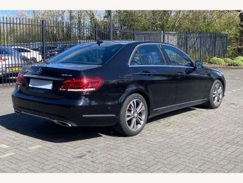 Mercedes-Benz E-Class E220 BlueTEC SE 4dr 7G-Tronic