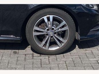 Mercedes-Benz E-Class E220 BlueTEC SE 4dr 7G-Tronic