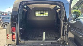 Land Rover Defender 3.0 D250 Hard Top Auto