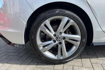 Volkswagen Golf 1.5 eTSI 150 R-Line 5dr DSG
