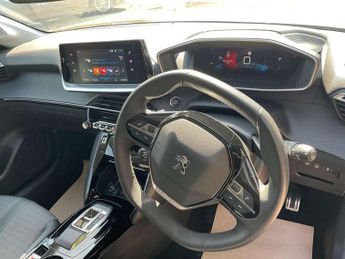 Peugeot 208 1.2 PureTech 100 Allure Premium + 5dr EAT8