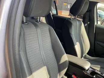 Peugeot 208 1.2 PureTech 100 Allure Premium + 5dr EAT8