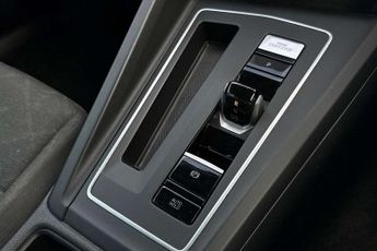 Volkswagen Golf 2.0 TDI Life 5dr DSG