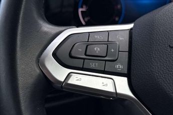 Volkswagen Golf 2.0 TDI Life 5dr DSG