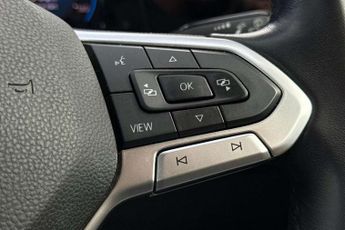 Volkswagen Golf 2.0 TDI Life 5dr DSG