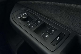 Volkswagen Golf 2.0 TDI Life 5dr DSG