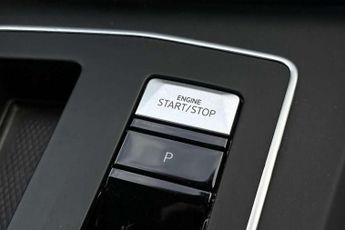 Volkswagen Golf 2.0 TDI Life 5dr DSG