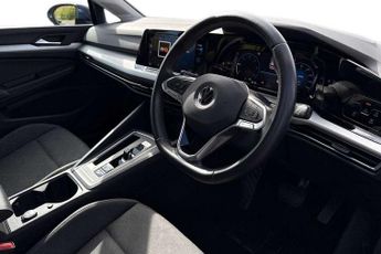Volkswagen Golf 2.0 TDI Life 5dr DSG