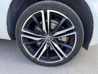 Volvo XC60 2.0 D4 R DESIGN Pro 5dr AWD Geartronic