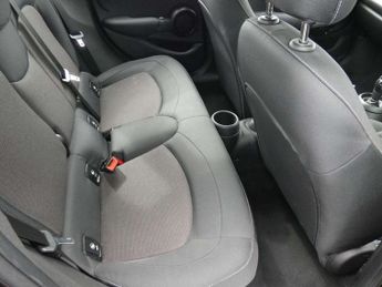 MINI Hatchback 5dr 1.5 Cooper Classic II 5dr Auto