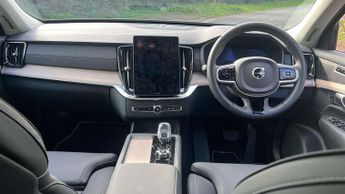 Volvo XC90 2.0 B5P Plus Dark 5dr AWD Geartronic