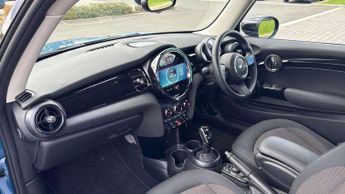 MINI Hatchback 1.5 Cooper Classic 3dr Auto