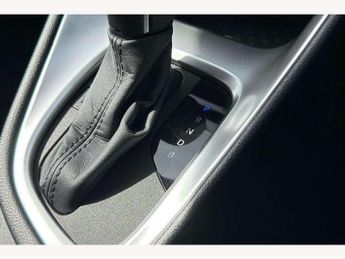 Toyota Yaris 1.5 Hybrid Design 5dr CVT