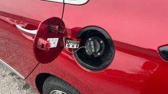 Hyundai IONIQ 1.6 GDi Plug-in Hybrid Premium SE 5dr DCT