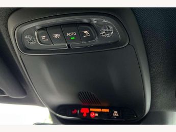 Volvo XC40 2.0 T4 R DESIGN Pro 5dr Geartronic
