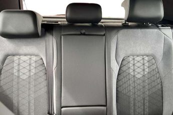 Volkswagen Golf 1.5 eTSI 150 R-Line 5dr DSG