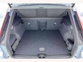 Volvo XC40 2.0 B4P R DESIGN 5dr Auto